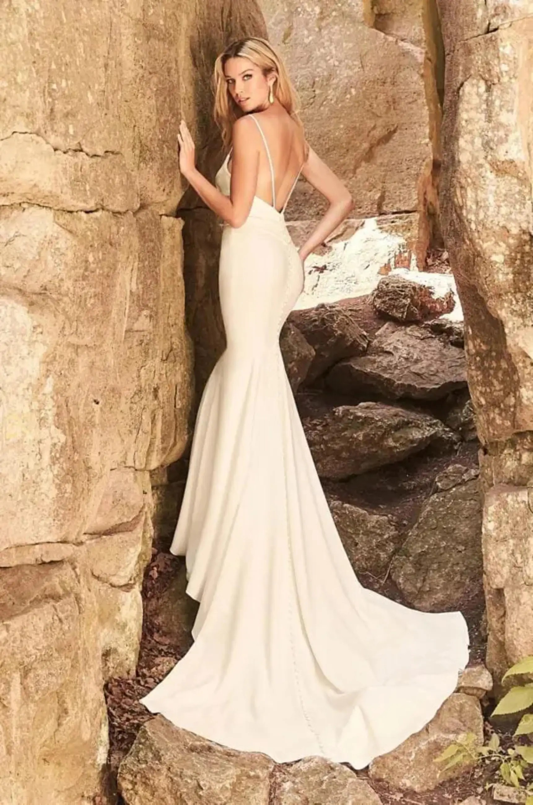 Finding &#39;The One&#39;: A Guide to Choosing the Perfect Wedding Dress and Loving your Shape.